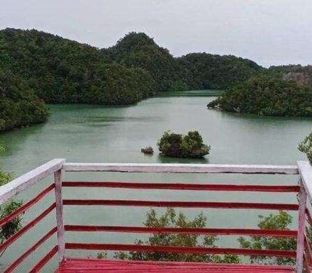 Kampung Arguni Taver: Wisata Alam dan Sejarah di Fakfak