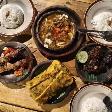 Sate Gajah Dan Tongseng Setan, Kuliner mainstream Di Malang Yang Sedang Viral