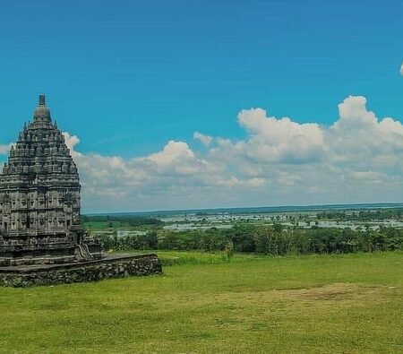Tak Perlu ke Jogja, Candi Prambanan Bisa Kamu Temukan di Lampung