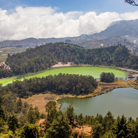 Batu Pandang Ratapan Angin, Spot Santai dengan View Terbaik di Dieng