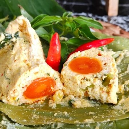 Botok Telur Asin, Masakan Rumahan Khas Demak yang Bikin Kangen