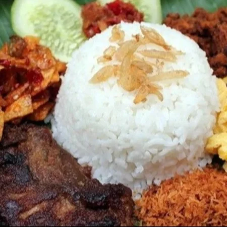 Lezatnya Nasi Langgi Khas Jember, Menu Favorit Wisatawan