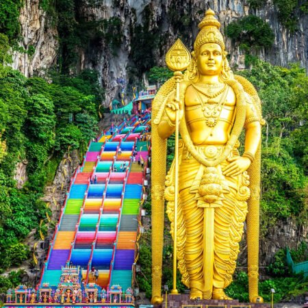 Batu Caves: Destinasi Hits Malaysia dengan Tangga Viral dan Gua Eksotis