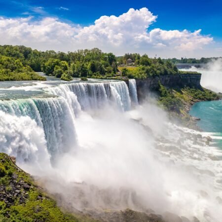 Air Terjun Niagara: Ikon Alam Megah di Perbatasan Dua Negara