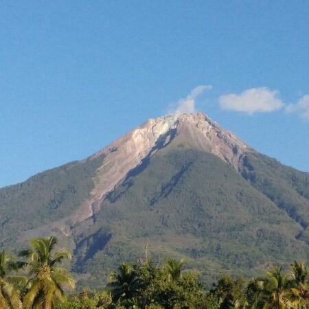Gunung Ebulobo, Pesona Sunyi di Tengah Flores