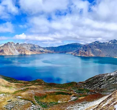 Heaven Lake, Danau Kawah di Atap Asia Timur yang Bikin Takjub