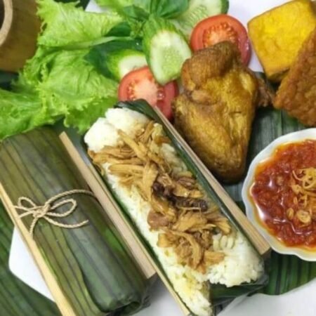 Kolo: Nasi Bambu Tradisional Kupang yang Wajib Dicoba
