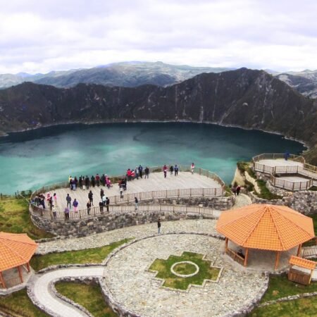 Laguna Quilotoa: Danau Kawah Cantik di Pegunungan Ekuador
