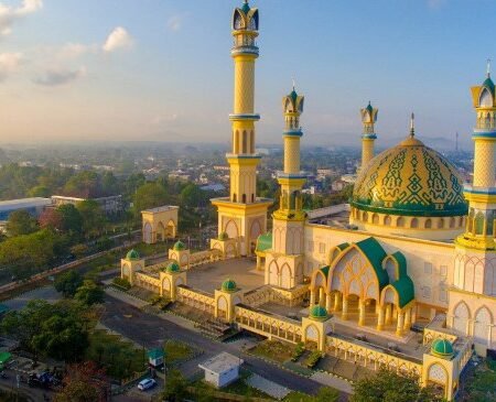 Masjid Raya Hubbul Wathan, Ikon Megah yang Jadi Kebanggaan Kota Mataram