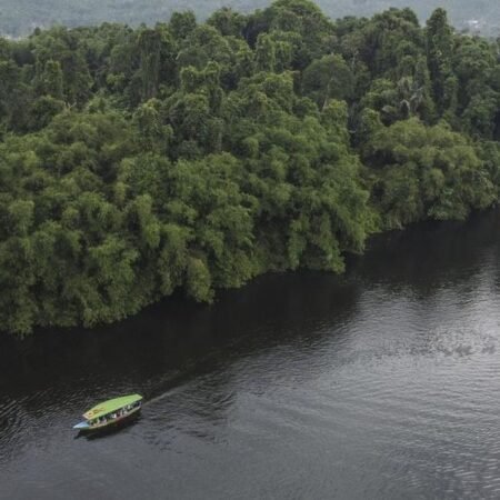 Situ Lengkong Panjalu, Danau Tenang Penuh Cerita di Ciamis