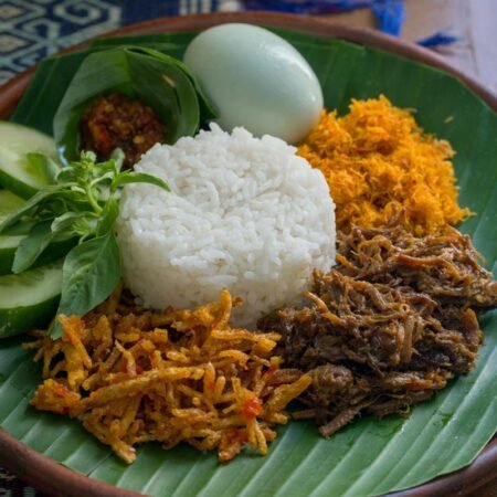 Nasi Krawu: Kuliner Legendaris Gresik yang Bikin Nagih