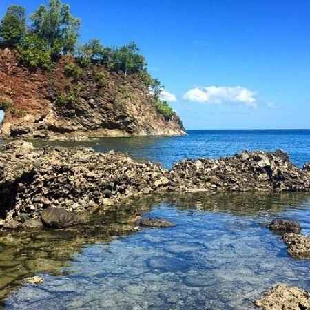 Pantai Pintu Kota, Spot Foto dan Sunset Paling Ikonik di Ambon