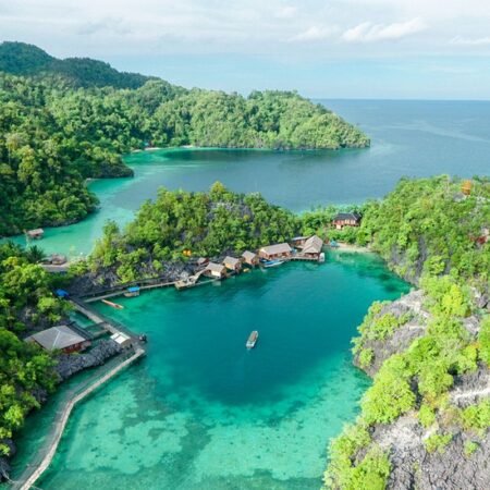 Pulau Labengki: Mini Raja Ampat di Kendari yang Wajib Dikunjungi