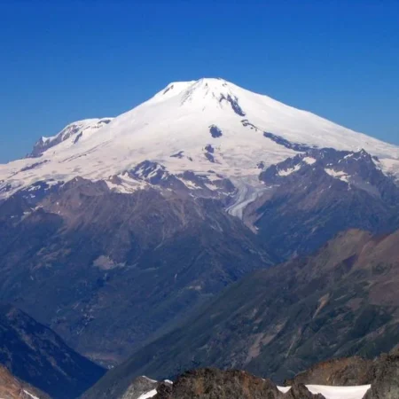 Puncak Jaya, Atap Tertinggi Indonesia yang Bikin Takjub Dunia