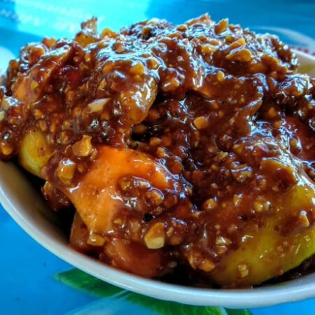Rujak Natsepa: Kuliner Segar Khas Ambon dengan Bumbu Kacang Super Melimpah