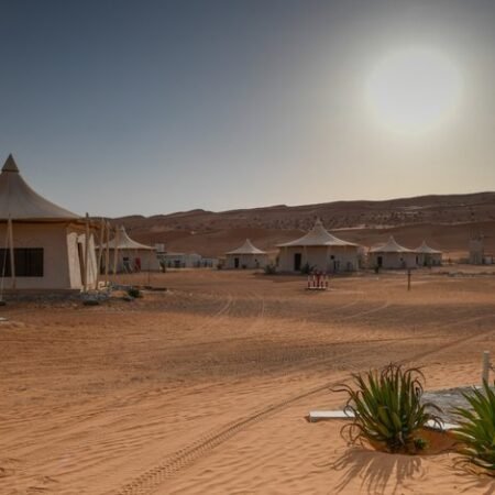 Wahiba Sands, Lautan Pasir Emas yang Bikin Lupa Pulang