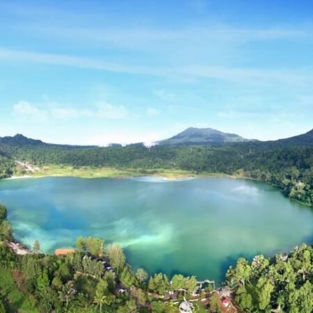 Danau Linow Tomohon: Danau Cantik dengan Warna yang Unik