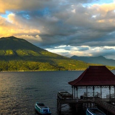 Danau Ranau, Danau Cantik di Sumsel–Lampung dengan View Gunung Seminung