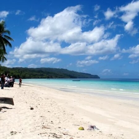 Pantai Nirwana Baubau, Surga Air Tosca yang Bikin Susah Pulang