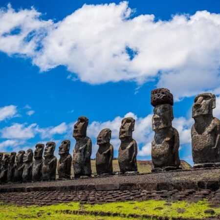 Pulau Paskah: Misteri Moai dan Surga Tersembunyi di Tengah Samudra