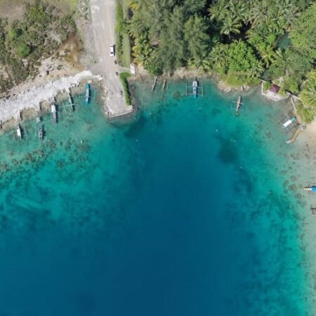 Pulau Simeulue: Spot Surfing Kelas Dunia dan Surga Pecinta Lobster