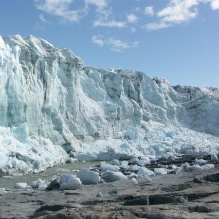 Russell Glacier, Gletser Aktif dengan Fenomena Es Runtuh yang Dramatis