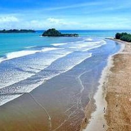 Pantai Air Manis Padang, Tempat Batu Malin Kundang Jadi Ikon Wisata