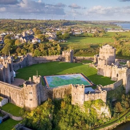 Pembroke Castle Jadi Kastel Bersejarah Paling Ikonik di Wales