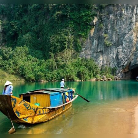 Phong Nha-Ke Bang Jadi Destinasi Alam Favorit di Vietnam