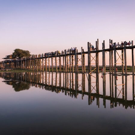 Pesona U-Bein Bridge, Tempat Sunset Terindah di Myanmar yang Wajib Dikunjungi