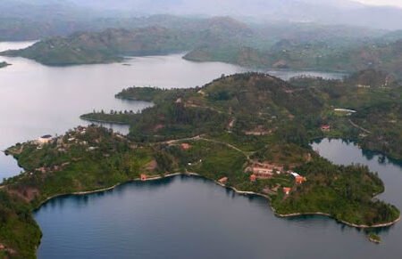 Twin Lakes Rwanda: Danau Kembar Cantik di Kaki Gunung Berapi