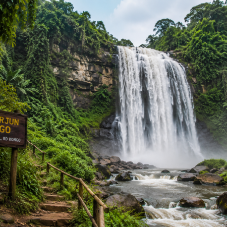 Air Terjun Zongo, Surga Tersembunyi di Tengah Hutan Hujan Kongo