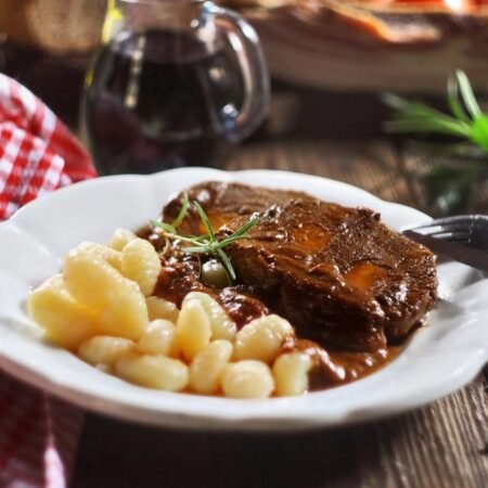 Pasticada, Hidangan Daging Khas Kroasia yang Empuk dan Kaya Rasa