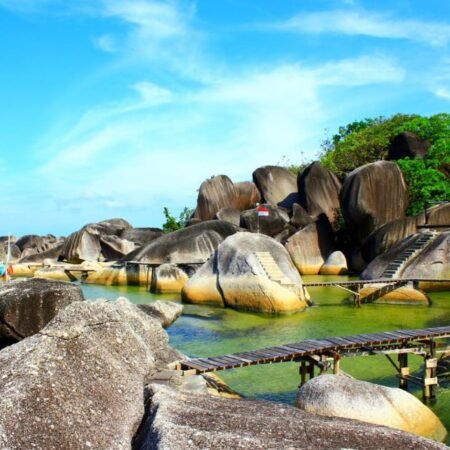 Pesona Alif Stone Park, Wisata Hits di Natuna dengan Laut Super Jernih
