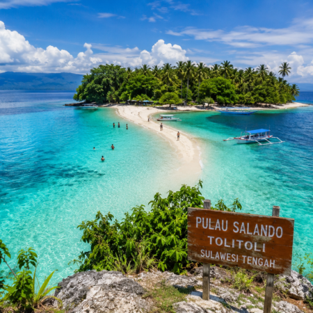 Pulau Salando, Surga Bahari di Tolitoli dengan Pasir Timbul yang Unik