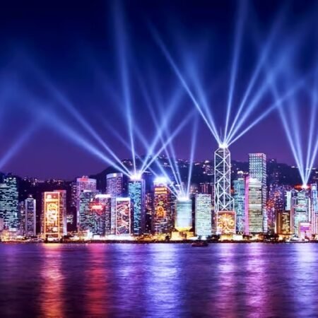 Victoria Harbour, Tempat Favorit Menikmati Suasana Malam di Hong Kong